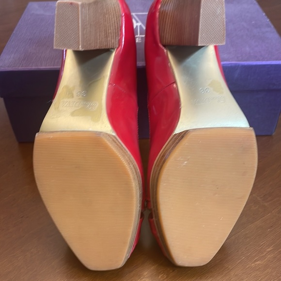NEW - Shoe Diva, size 38, Red Heels - Picture 3 of 9